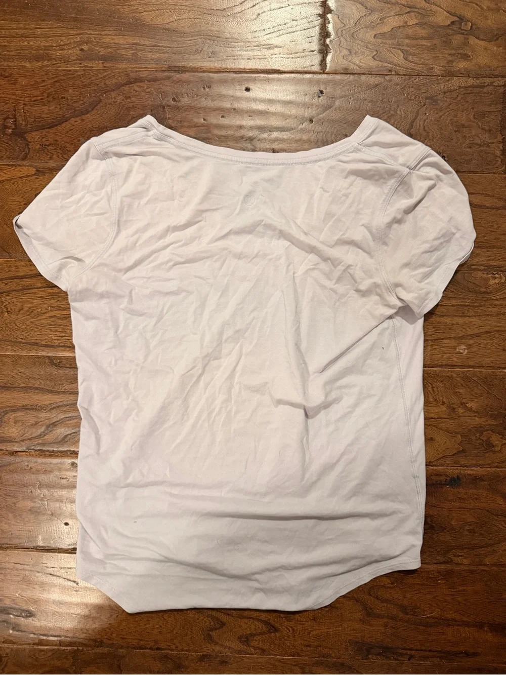 Women’s lulu V-Neck T-Shirt - light pink - Picture 2 of 3